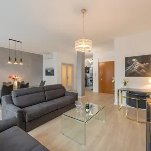  Apartment Bnbutler - Via Foppa 7 - 130 Mq In Posizione Strategica